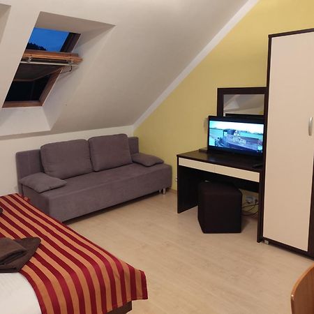 Apartman Liptov - Hotel Bešeňová Eksteriør billede